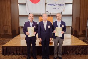 地区大会出席高齢会員表彰