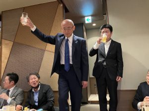 駆けつけ…