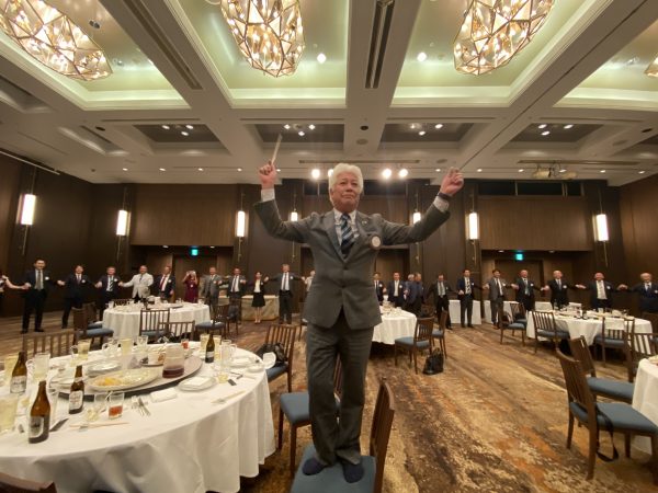 ロータリーソング「手に手つないで」