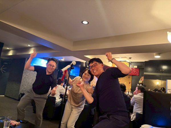 二次会で再結成